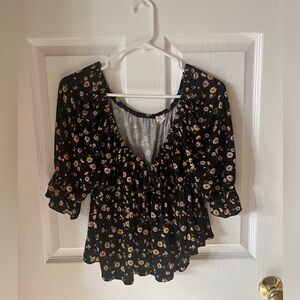 🚫SOLD🚫Elegant Floral Black Blouse